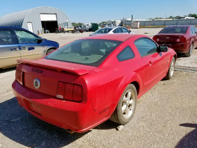 1ZVFT82H575283556 - 2007 FORD MUSTANG GT RED photo 4