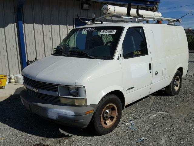 1GCDM19W31B143033 - 2001 CHEVROLET ASTRO WHITE photo 2