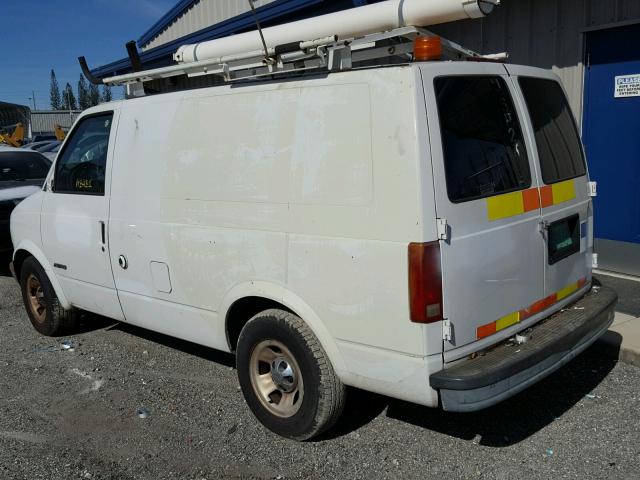 1GCDM19W31B143033 - 2001 CHEVROLET ASTRO WHITE photo 3