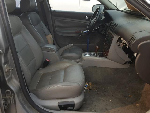 WVWRH63B44P044306 - 2004 VOLKSWAGEN PASSAT GLX 蓝色 照片 5