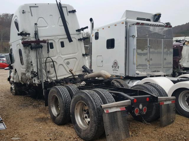 3AKJGLDR7HSHF7008 - 2017 FREIGHTLINER CASCADIA 1 WHITE photo 3