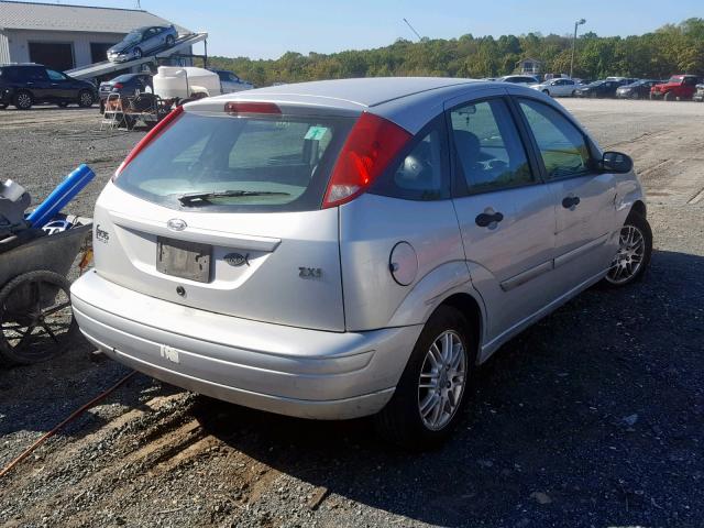 3FAFP37343R177006 - 2003 FORD FOCUS ZX5 SILVER photo 4