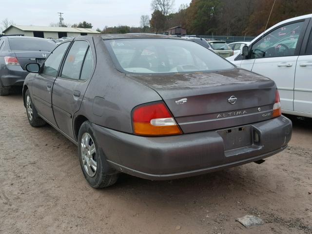 1N4DL01DXWC206322 - 1998 NISSAN ALTIMA XE BROWN photo 3