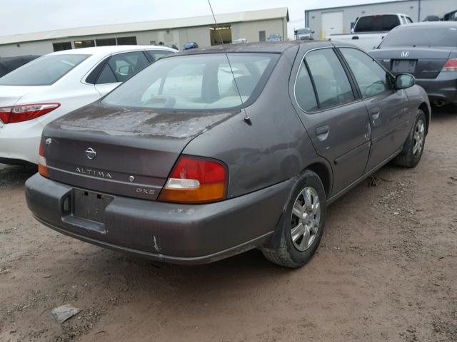 1N4DL01DXWC206322 - 1998 NISSAN ALTIMA XE BROWN photo 4