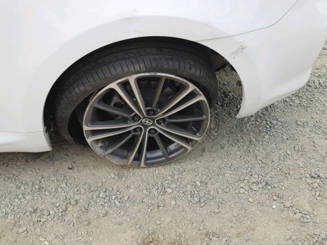 JTKDE3B7XA0309063 - 2010 TOYOTA SCION TC WHITE photo 9