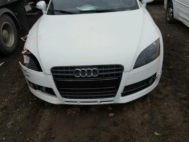 TRUAF38J691013351 - 2009 AUDI TT WHITE photo 7