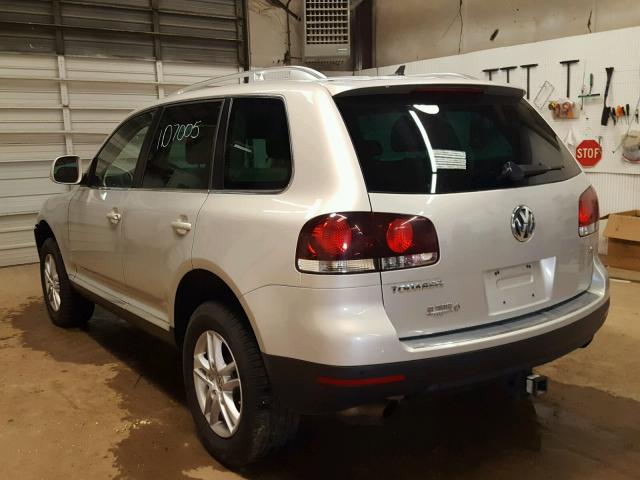 WVGBE77LX8D064307 - 2008 VOLKSWAGEN TOUAREG 2 SILVER photo 3