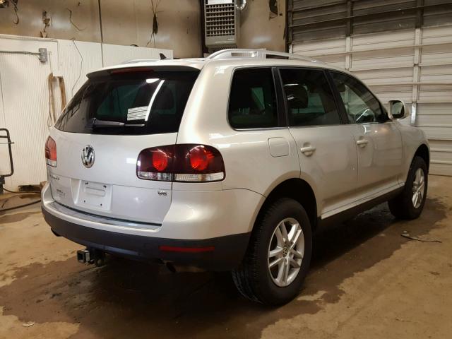 WVGBE77LX8D064307 - 2008 VOLKSWAGEN TOUAREG 2 SILVER photo 4