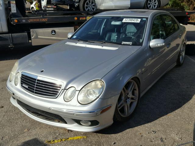 WDBUF76J94A509351 - 2004 MERCEDES-BENZ E 55 AMG GRAY photo 2