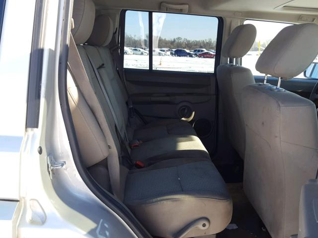1J8HG48P87C672932 - 2007 JEEP COMMANDER SILVER photo 6