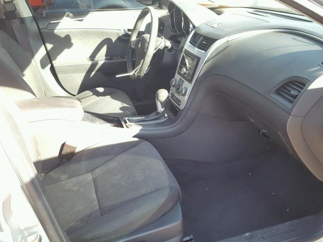 1G1ZC5EUXBF386085 - 2011 CHEVROLET MALIBU 1LT SILVER photo 5