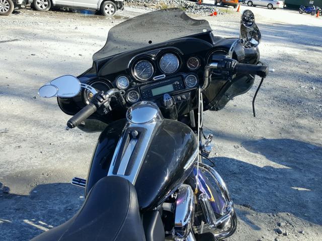 1HD1KEM17AB614076 - 2010 HARLEY-DAVIDSON FLHTK BLACK photo 5