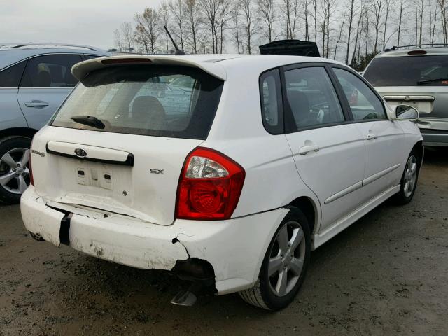 KNAFE161375004927 - 2007 KIA SPECTRA5 S WHITE photo 4