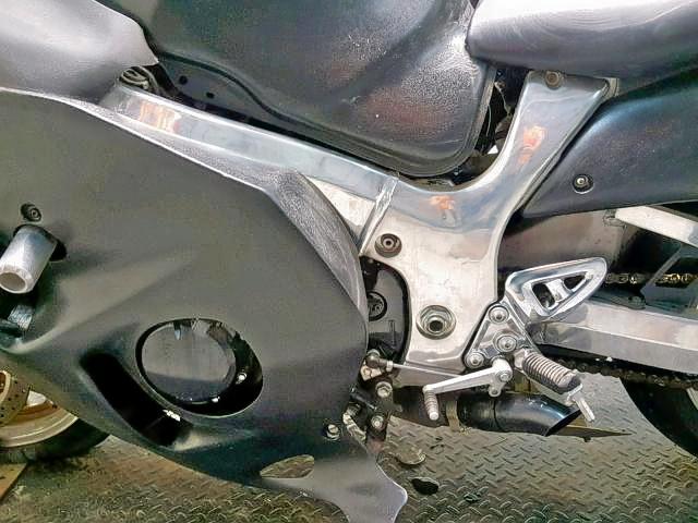 JS1GW71A662102794 - 2006 SUZUKI GSX1300 R GRAY photo 5