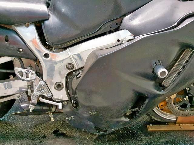 JS1GW71A662102794 - 2006 SUZUKI GSX1300 R GRAY photo 6