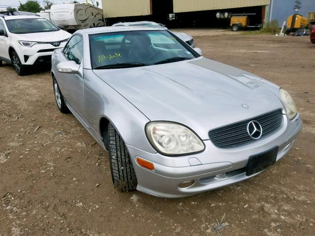 WDBKK65F21F179528 - 2001 MERCEDES-BENZ SLK 320 SILVER photo 1