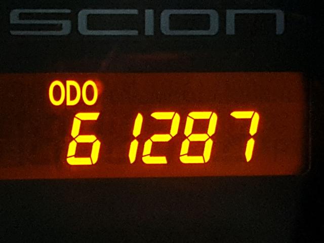 JTKJF5C73FJ005567 - 2015 TOYOTA SCION TC 白色 照片 8