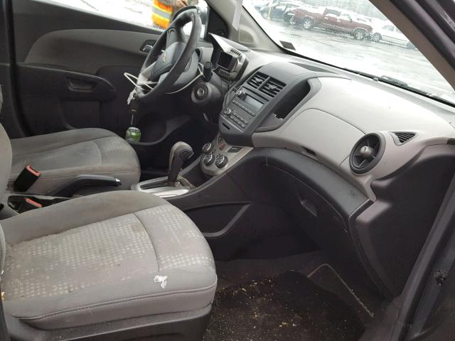 1G1JA5SHXC4203825 - 2012 CHEVROLET SONIC LS GRAY photo 5