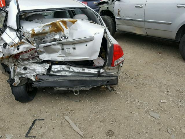 KNAFE221195646061 - 2009 KIA SPECTRA EX SILVER photo 9