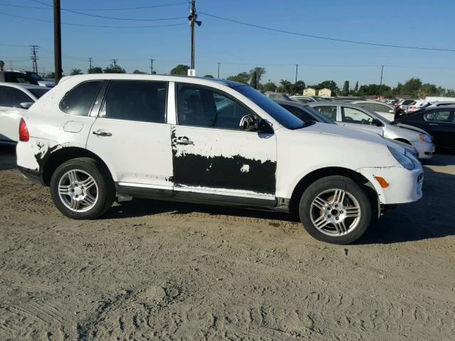 WP1AA29P64LA20608 - 2004 PORSCHE CAYENNE WHITE photo 9