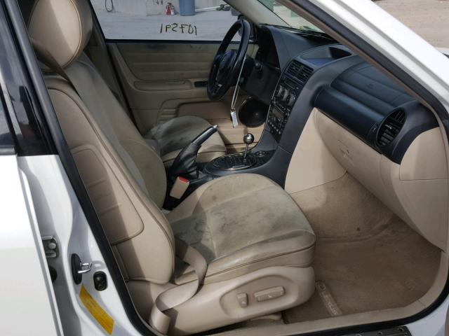 JTHBD192630070841 - 2003 LEXUS IS 300 WHITE photo 5