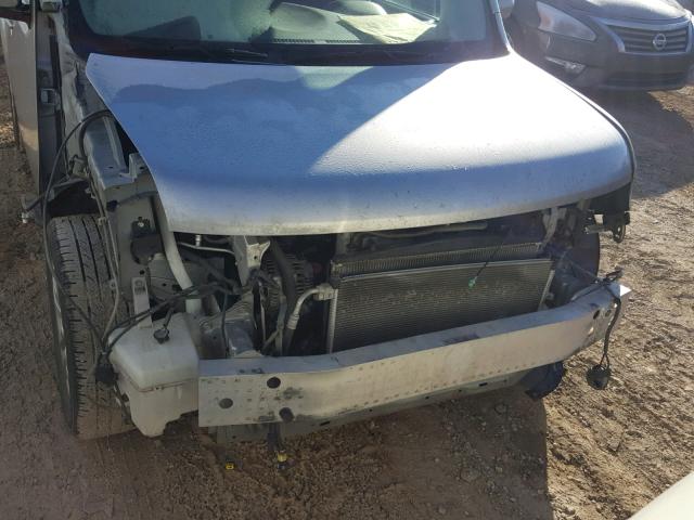 JN8AZ28R49T127570 - 2009 NISSAN CUBE BASE SILVER photo 9