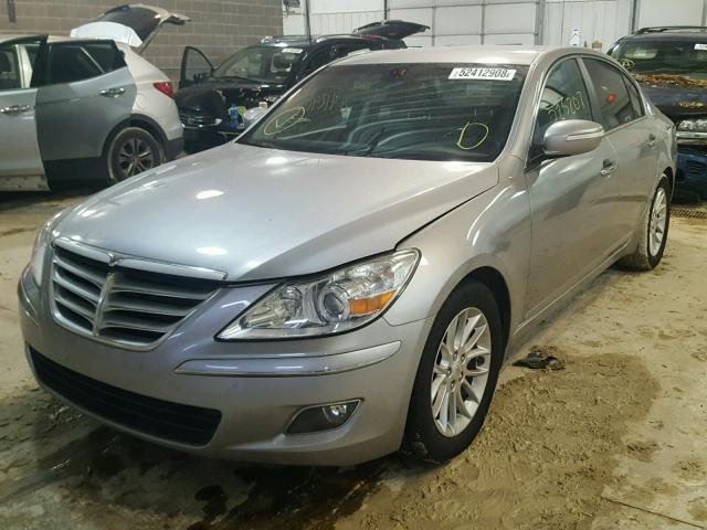 KMHGC4DE4BU139641 - 2011 HYUNDAI GENESIS 3. SILVER photo 2