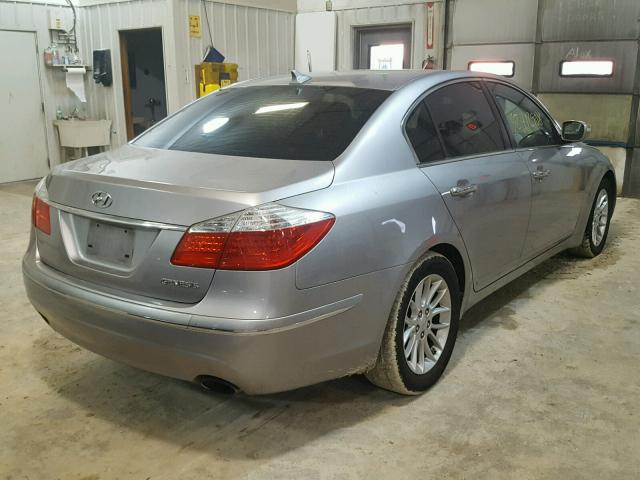 KMHGC4DE4BU139641 - 2011 HYUNDAI GENESIS 3. SILVER photo 4