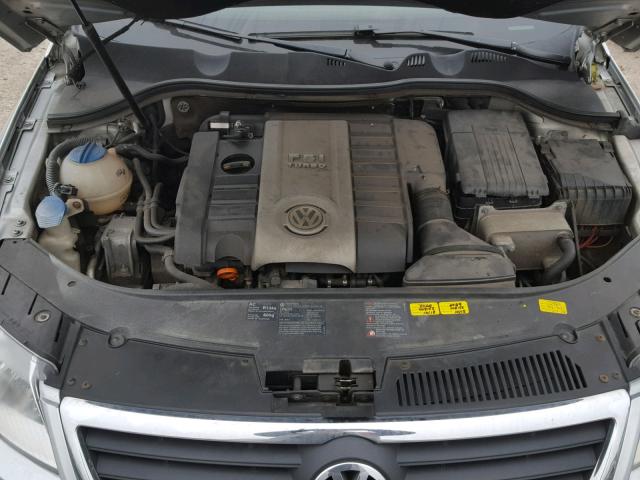 WVWJK73C78E122348 - 2008 VOLKSWAGEN PASSAT TUR GRAY photo 7