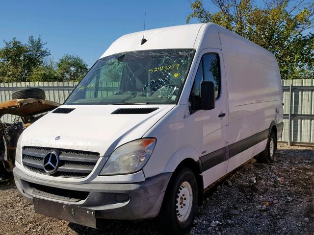 WD3PE8CB5B5566733 - 2011 MERCEDES-BENZ SPRINTER 2 WHITE photo 2