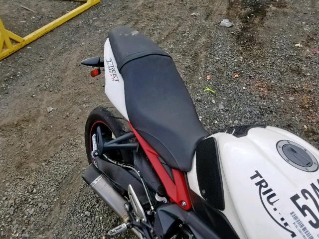 SMTL03NE4HT782379 - 2017 TRIUMPH MOTORCYCLE STREET TRI WHITE photo 6
