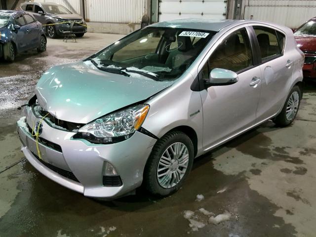 JTDKDTB38E1565653 - 2014 TOYOTA PRIUS C SILVER photo 2