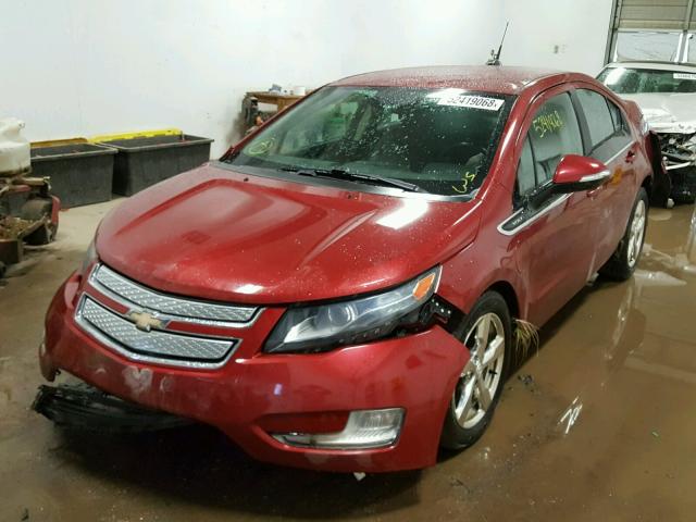 1G1RB6E48DU115940 - 2013 CHEVROLET VOLT RED photo 2