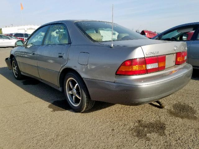 JT8BF22G9V0076755 - 1997 LEXUS ES 300 GRAY photo 3