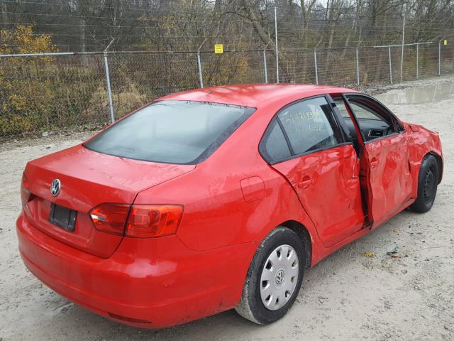 3VW2K7AJ0EM209985 - 2014 VOLKSWAGEN JETTA BASE RED photo 4