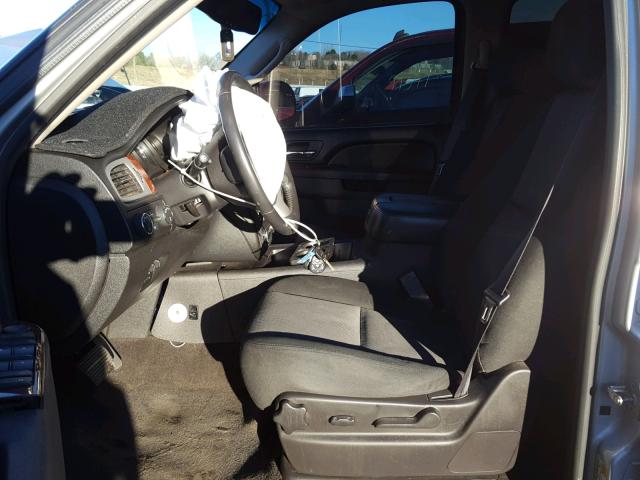 1GKS2AE03CR234672 - 2012 GMC YUKON SLE SILVER photo 5