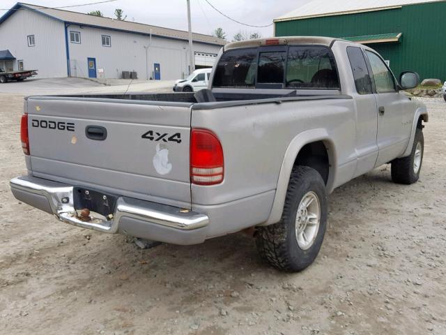 1B7GG22Y0XS124373 - 1999 DODGE DAKOTA SILVER photo 4