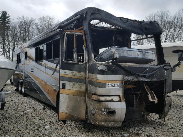 1RF12051421014697 - 2002 ROADMASTER RAIL MONOCOQUE Білий фото 1