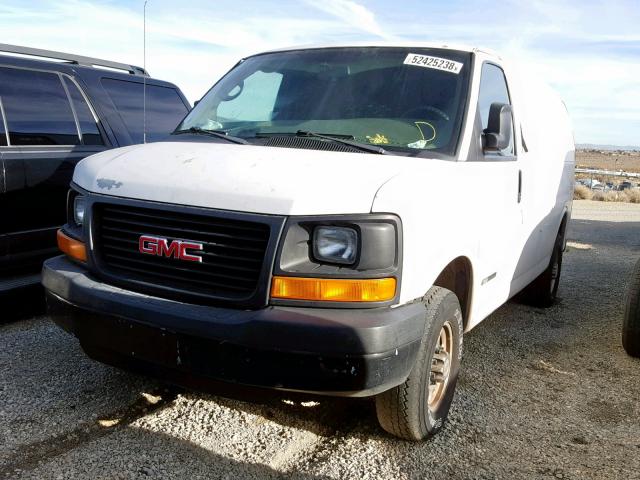 1GTHG35U451166051 - 2005 GMC SAVANA G35 WHITE photo 2