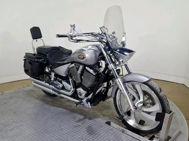 5VPGB26D273001336 - 2007 VICTORY MOTORCYCLES VEGAS GRAY photo 2