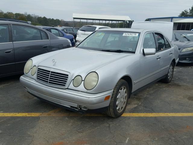 WDBJF65H9XA933175 - 1999 MERCEDES-BENZ E 320 SILVER photo 2