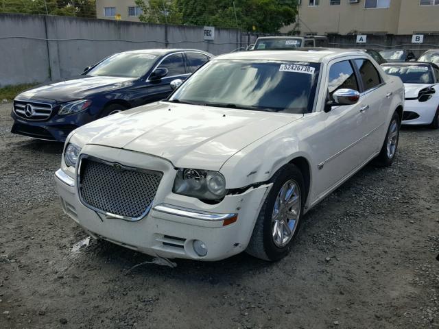 2C3KA63H16H114219 - 2006 CHRYSLER 300C WHITE photo 2