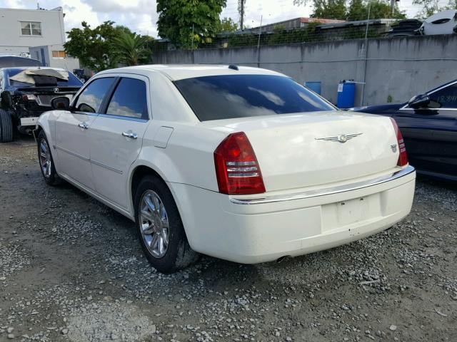 2C3KA63H16H114219 - 2006 CHRYSLER 300C WHITE photo 3