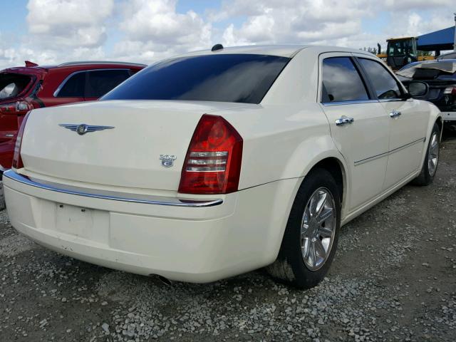 2C3KA63H16H114219 - 2006 CHRYSLER 300C WHITE photo 4