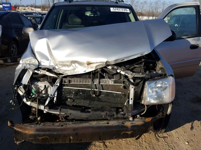 1GKDT13S152388030 - 2005 GMC ENVOY SILVER photo 7