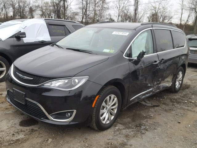 2C4RC1BG8HR785528 - 2017 CHRYSLER PACIFICA T BLACK photo 2