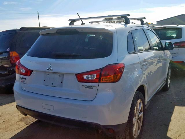 4A4AP3AU2EE008557 - 2014 MITSUBISHI OUTLANDER WHITE photo 4