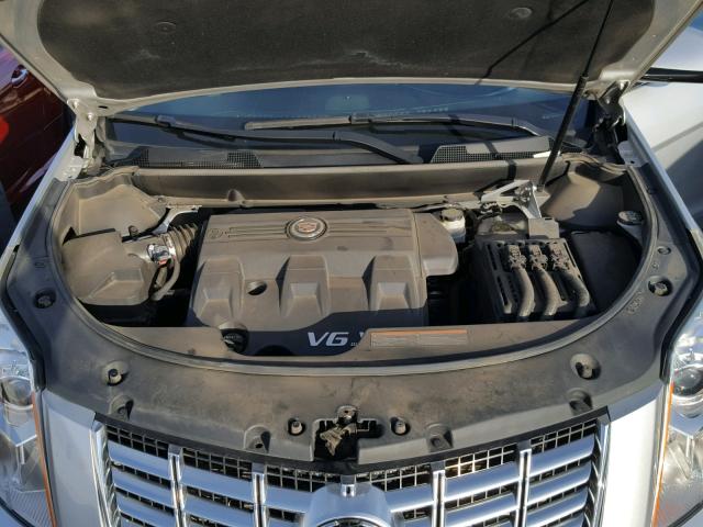 3GYFNBE38GS517778 - 2016 CADILLAC SRX LUXURY SILVER photo 7