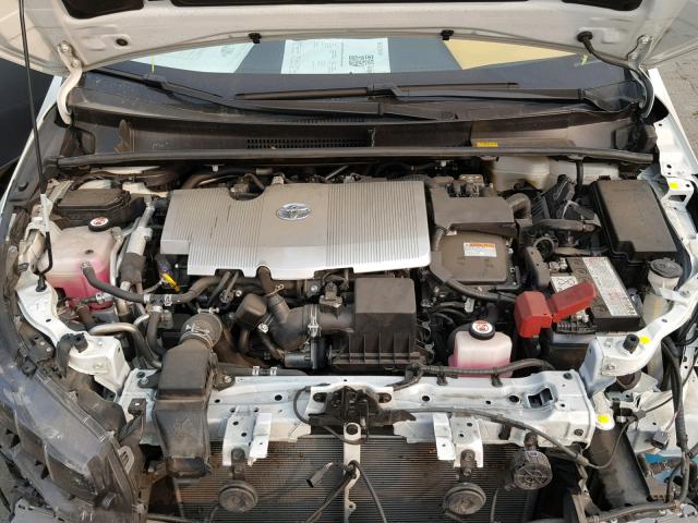 JTDKARFP9H3012866 - 2017 TOYOTA PRIUS PRIM WHITE photo 7