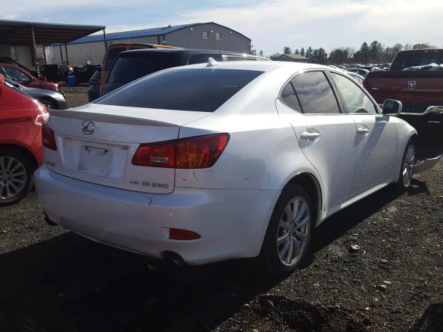 JTHCK262085019561 - 2008 LEXUS IS 250 WHITE photo 4